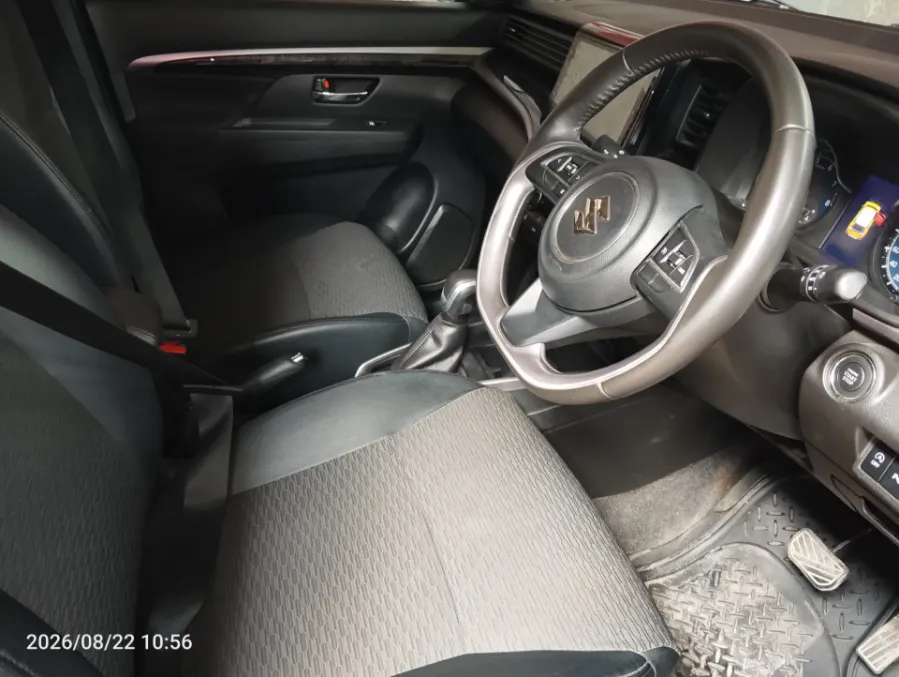 Foto Mobil Bekas Kabin Depan Suzuki XL7 1.5 tahun 2023