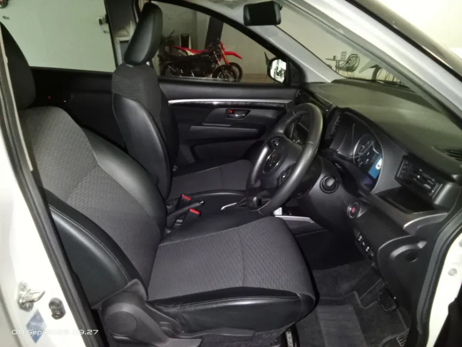 Foto Mobil Bekas Kabin Depan Suzuki XL7 1.5 tahun 2023