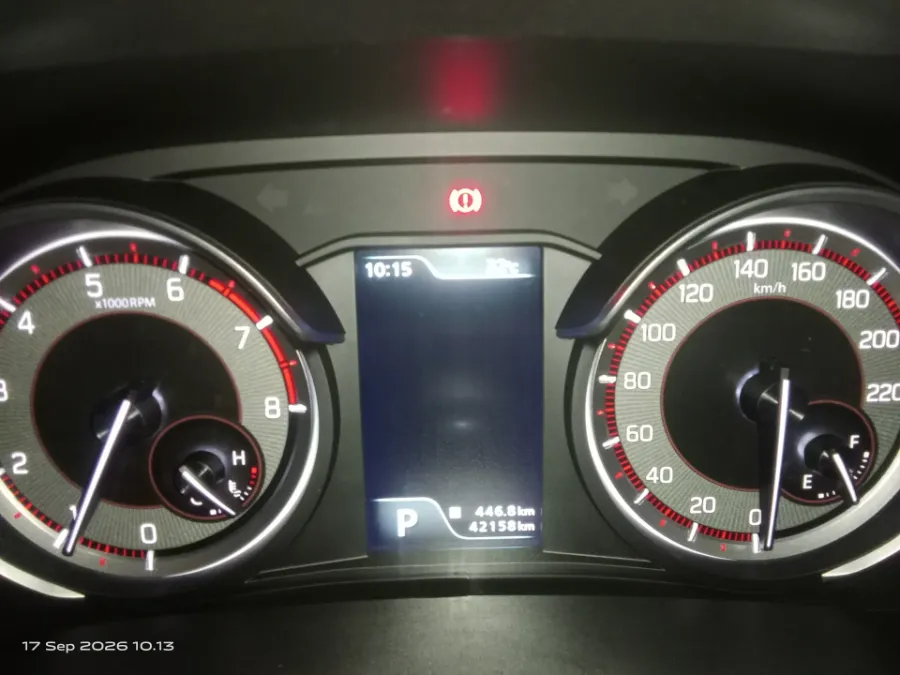 Foto Mobil Bekas Odometer Suzuki XL7 1.5 tahun 2023