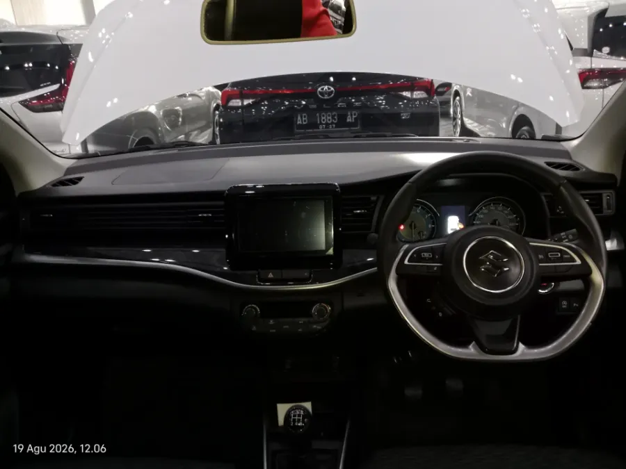 Foto Mobil Bekas Dashboard Suzuki XL7 1.5 tahun 2024