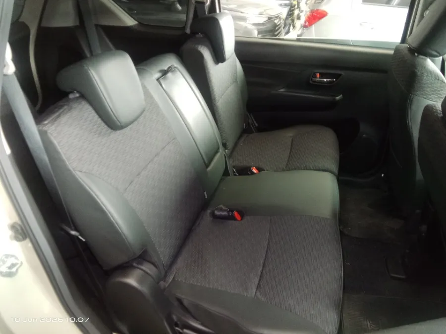 Foto Mobil Bekas Kabin Belakang Suzuki XL7 1.5 tahun 2024