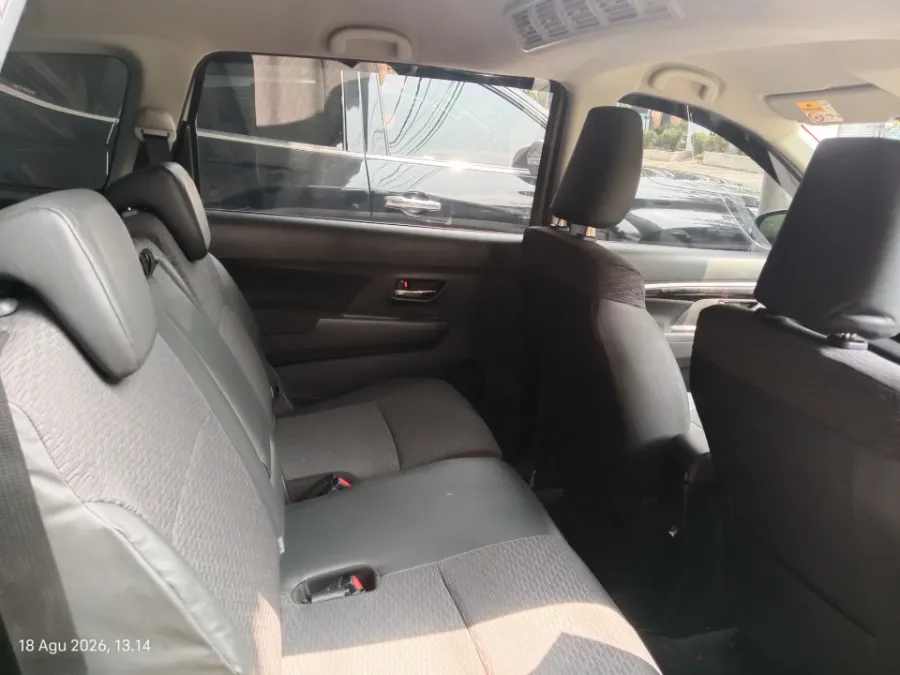 Foto Mobil Bekas Kabin Belakang Suzuki XL7 1.5 tahun 2024