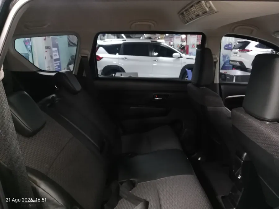 Foto Mobil Bekas Kabin Belakang Suzuki XL7 1.5 tahun 2024