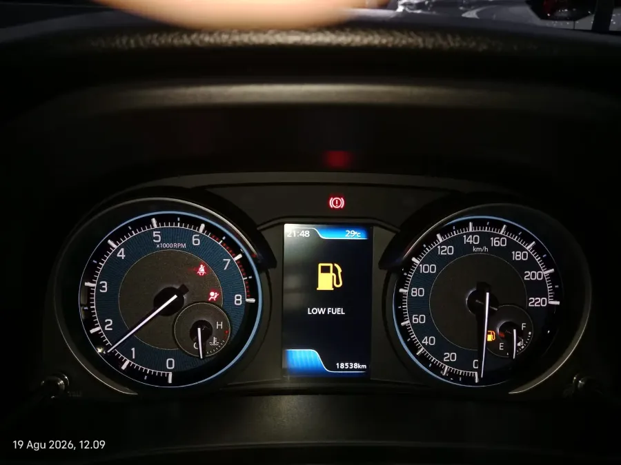 Foto Mobil Bekas Odometer Suzuki XL7 1.5 tahun 2024