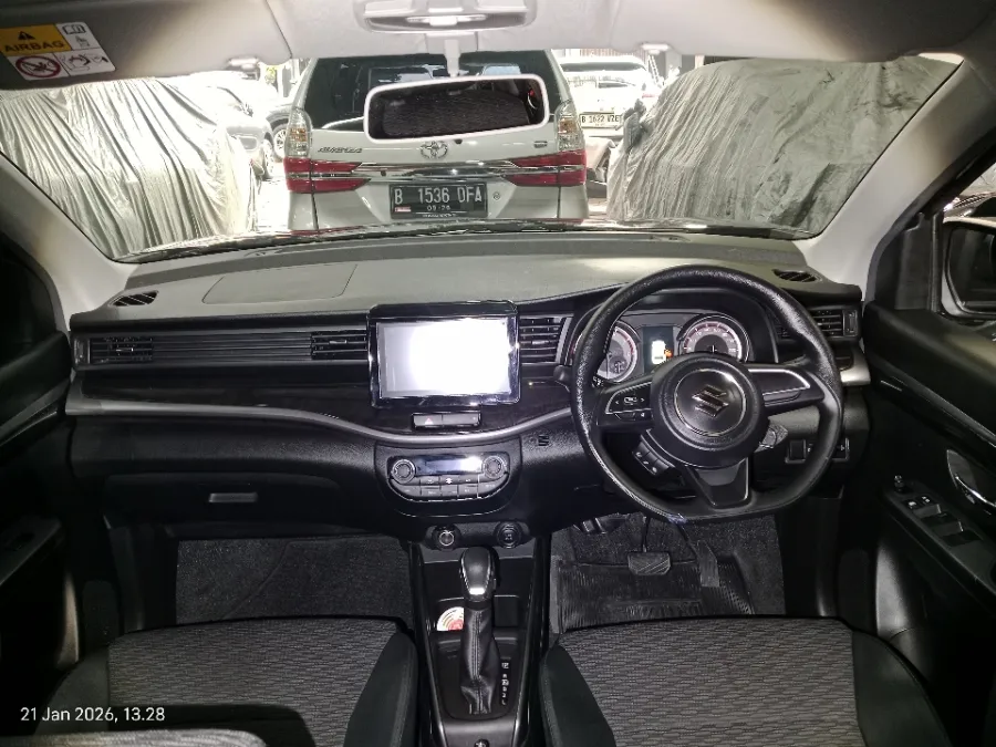 Foto Mobil Bekas Dashboard Suzuki XL7 1.5 tahun 2025