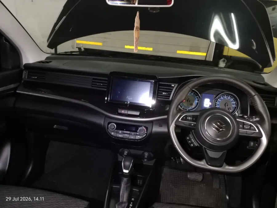 Foto Mobil Bekas Dashboard Suzuki XL7 1.5 tahun 2025