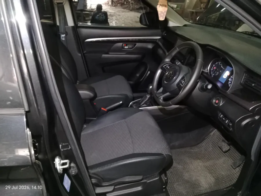Foto Mobil Bekas Kabin Depan Suzuki XL7 1.5 tahun 2025