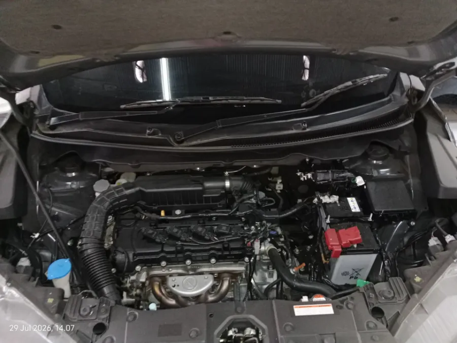 Foto Mobil Bekas Mesin Suzuki XL7 1.5 tahun 2025