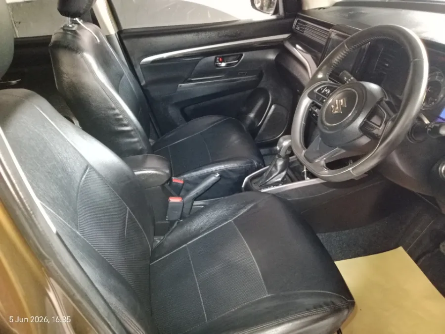 Foto Mobil Bekas Kabin Depan Suzuki XL7 1.5 Alpha tahun 2020