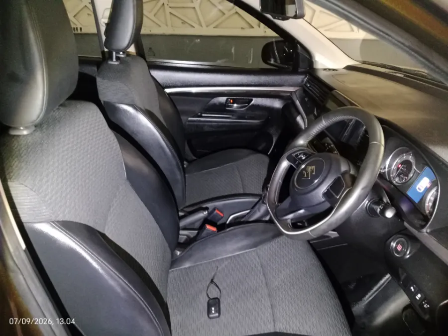 Foto Mobil Bekas Kabin Depan Suzuki XL7 1.5 Alpha tahun 2020