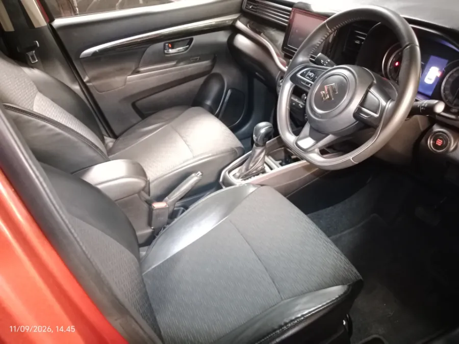 Foto Mobil Bekas Kabin Depan Suzuki XL7 1.5 Alpha tahun 2020