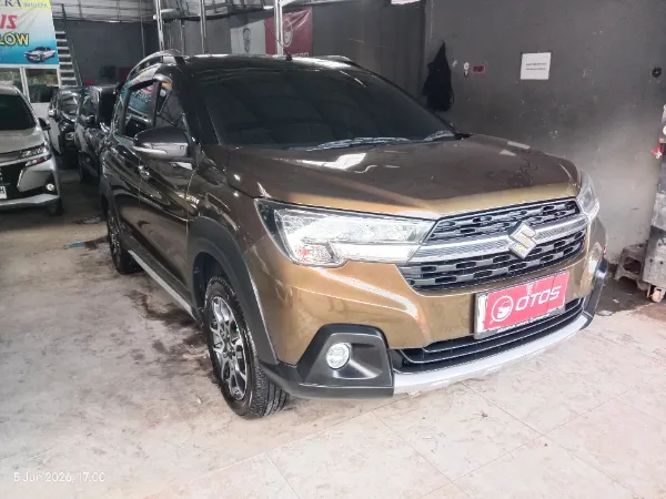 2020 Suzuki XL7 1.5 Alpha - Foto 1 dari 9