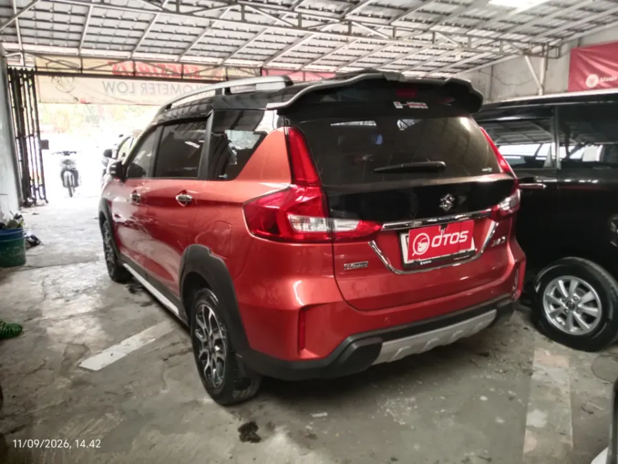 Foto Mobil Bekas Kiri Belakang Suzuki XL7 1.5 Alpha tahun 2020