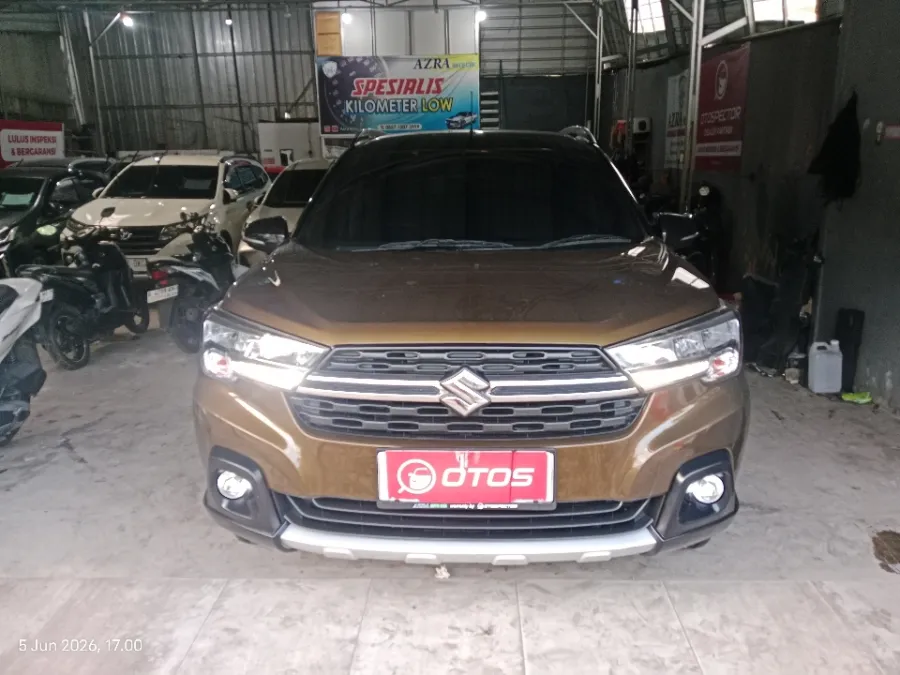 Foto Mobil Bekas Tampak Depan Suzuki XL7 1.5 Alpha tahun 2020