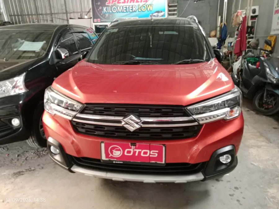 Foto Mobil Bekas Tampak Depan Suzuki XL7 1.5 Alpha tahun 2020