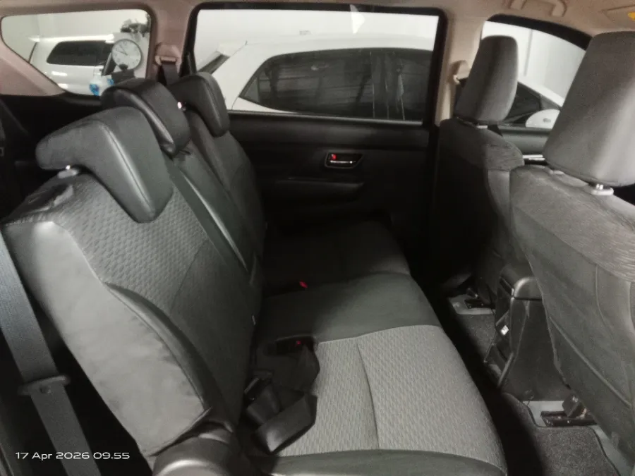 Foto Mobil Bekas Kabin Belakang Suzuki XL7 1.5 Alpha tahun 2021