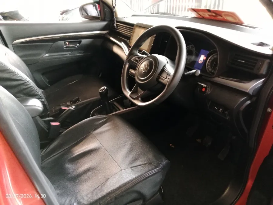 Foto Mobil Bekas Kabin Depan Suzuki XL7 1.5 Alpha tahun 2021