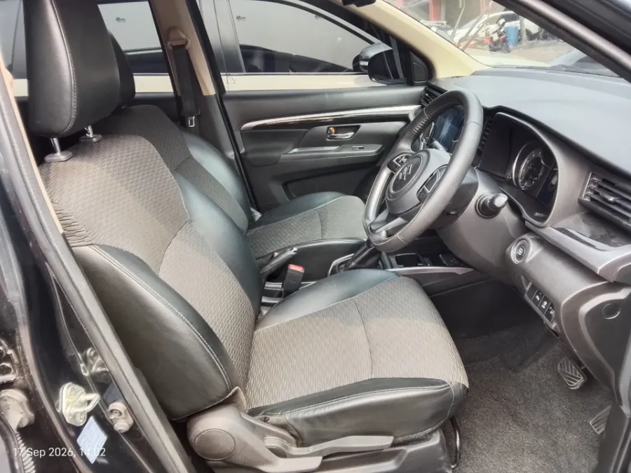 Foto Mobil Bekas Kabin Depan Suzuki XL7 1.5 Alpha tahun 2021