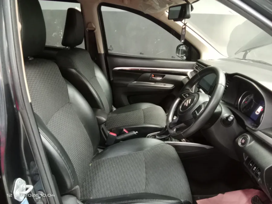 Foto Mobil Bekas Kabin Depan Suzuki XL7 1.5 Alpha tahun 2021