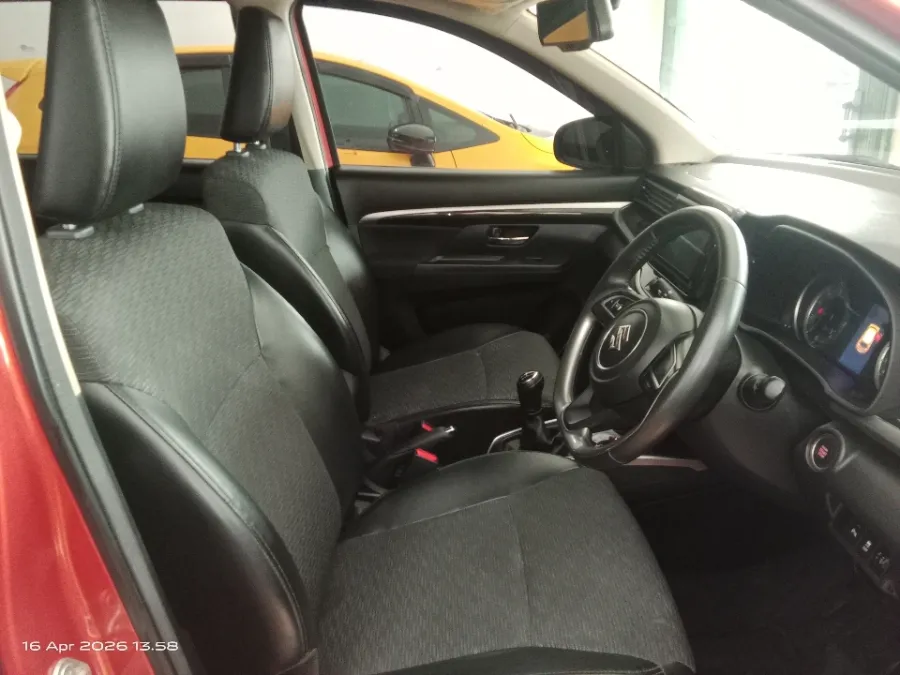 Foto Mobil Bekas Kabin Depan Suzuki XL7 1.5 Alpha tahun 2022
