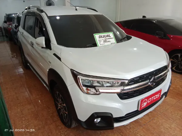 2022 Suzuki XL7 1.5 Alpha - Foto 1 dari 6