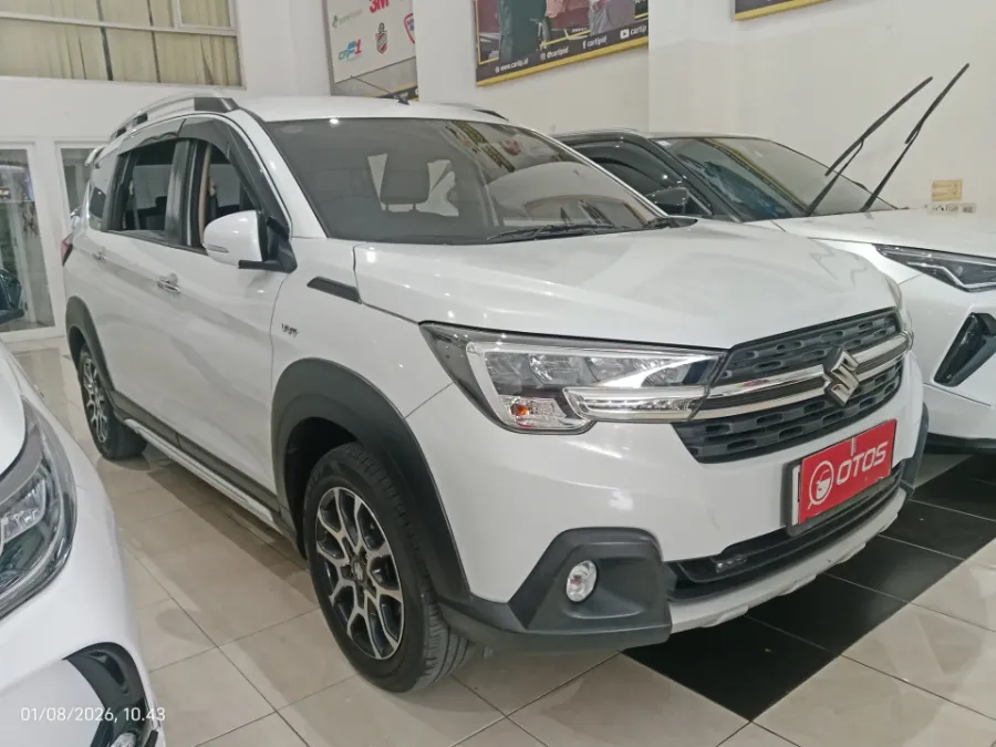 Foto Mobil Bekas Kanan Depan Suzuki XL7 1.5 Alpha tahun 2022