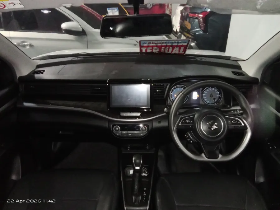 Foto Mobil Bekas Dashboard Suzuki XL7 1.5 Alpha tahun 2023