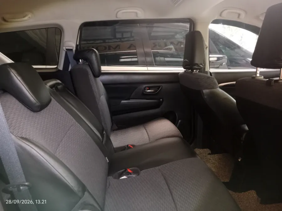 Foto Mobil Bekas Kabin Belakang Suzuki XL7 1.5 Alpha tahun 2023