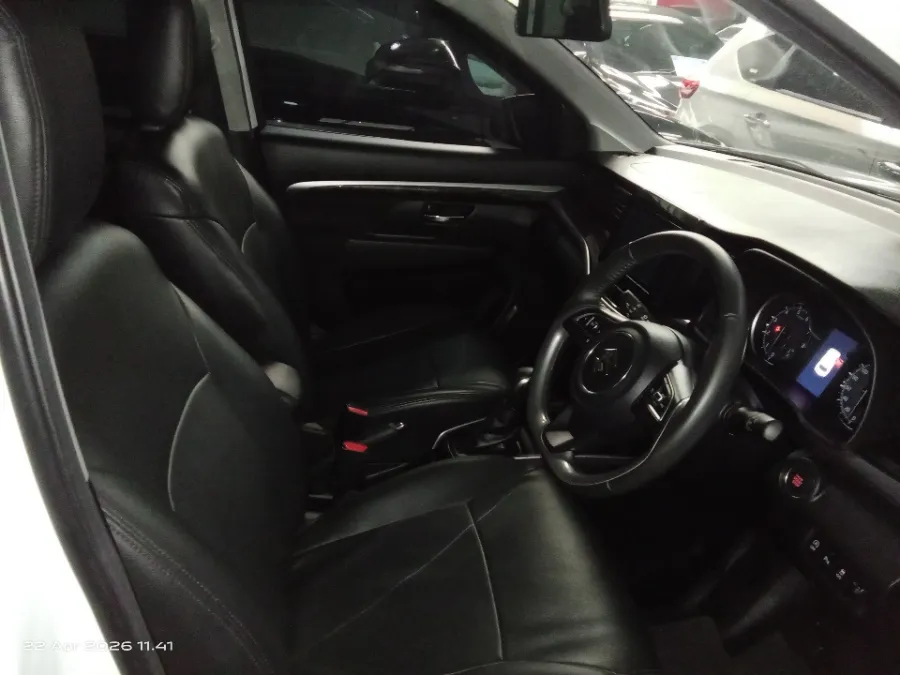 Foto Mobil Bekas Kabin Depan Suzuki XL7 1.5 Alpha tahun 2023
