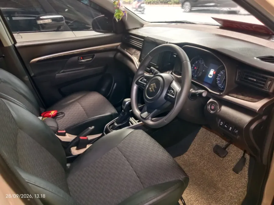 Foto Mobil Bekas Kabin Depan Suzuki XL7 1.5 Alpha tahun 2023