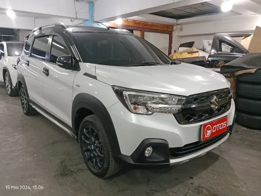 Foto Mobil Bekas Kanan Depan Suzuki XL7 1.5 Alpha tahun 2023