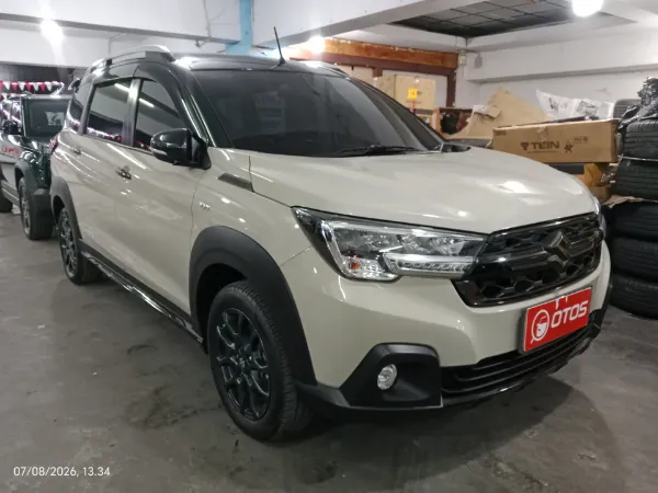 2023 Suzuki XL7 1.5 Alpha - Foto 1 dari 6