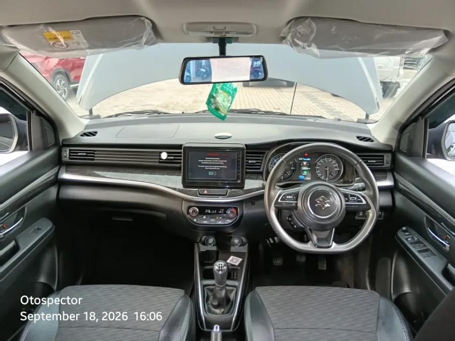 Foto Mobil Bekas Dashboard Suzuki XL7 1.5 Alpha tahun 2024