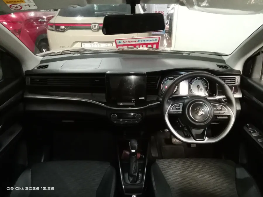 Foto Mobil Bekas Dashboard Suzuki XL7 1.5 Alpha tahun 2024