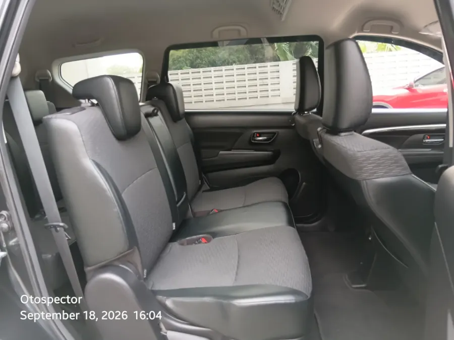 Foto Mobil Bekas Kabin Belakang Suzuki XL7 1.5 Alpha tahun 2024