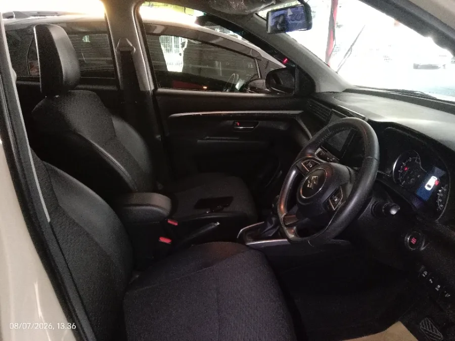 Foto Mobil Bekas Kabin Depan Suzuki XL7 1.5 Alpha tahun 2024