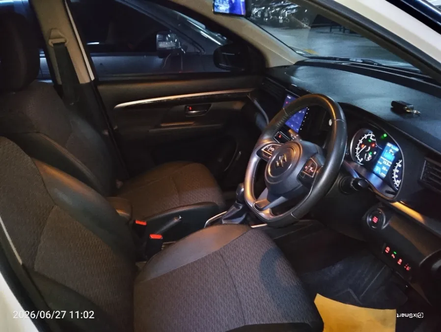 Foto Mobil Bekas Kabin Depan Suzuki XL7 1.5 Alpha tahun 2024