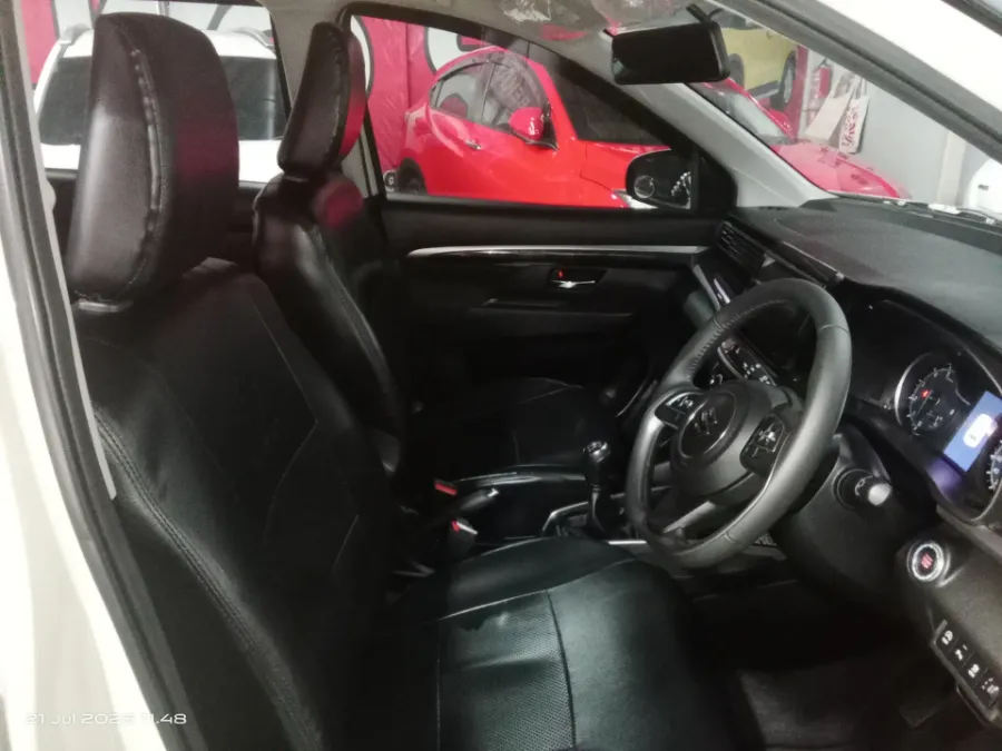 Foto Mobil Bekas Kabin Depan Suzuki XL7 1.5 Alpha tahun 2024