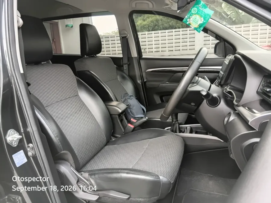 Foto Mobil Bekas Kabin Depan Suzuki XL7 1.5 Alpha tahun 2024