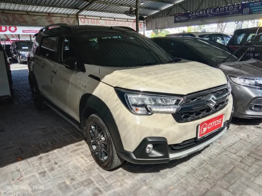 Foto Mobil Bekas Kanan Depan Suzuki XL7 1.5 Alpha tahun 2024