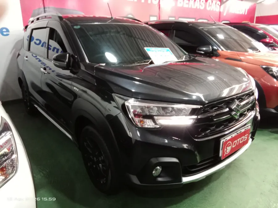 Foto Mobil Bekas Kanan Depan Suzuki XL7 1.5 Alpha tahun 2024