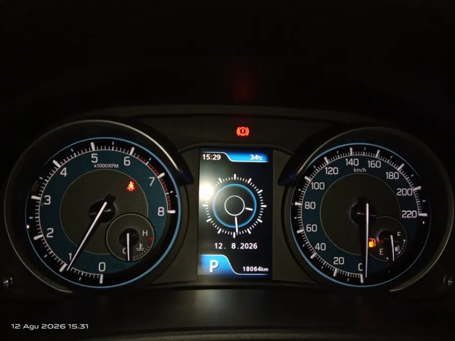 Foto Mobil Bekas Odometer Suzuki XL7 1.5 Alpha tahun 2024