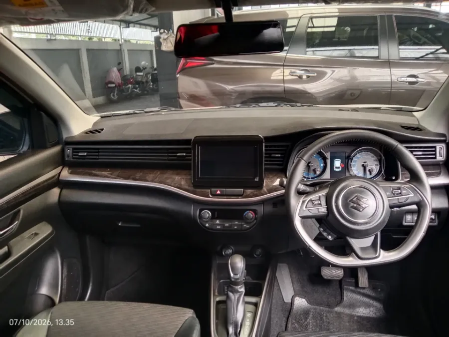 Foto Mobil Bekas Dashboard Suzuki XL7 1.5 Alpha tahun 2025