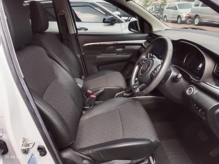 Foto Mobil Bekas Kabin Depan Suzuki XL7 1.5 Alpha tahun 2025