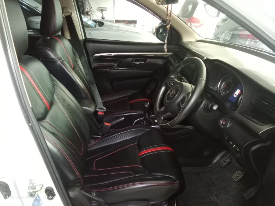 Foto Mobil Bekas Kabin Depan Suzuki XL7 1.5 Beta tahun 2021