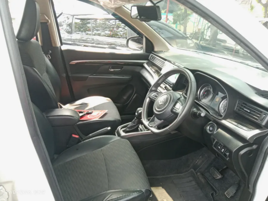 Foto Mobil Bekas Kabin Depan Suzuki XL7 1.5 Beta tahun 2021