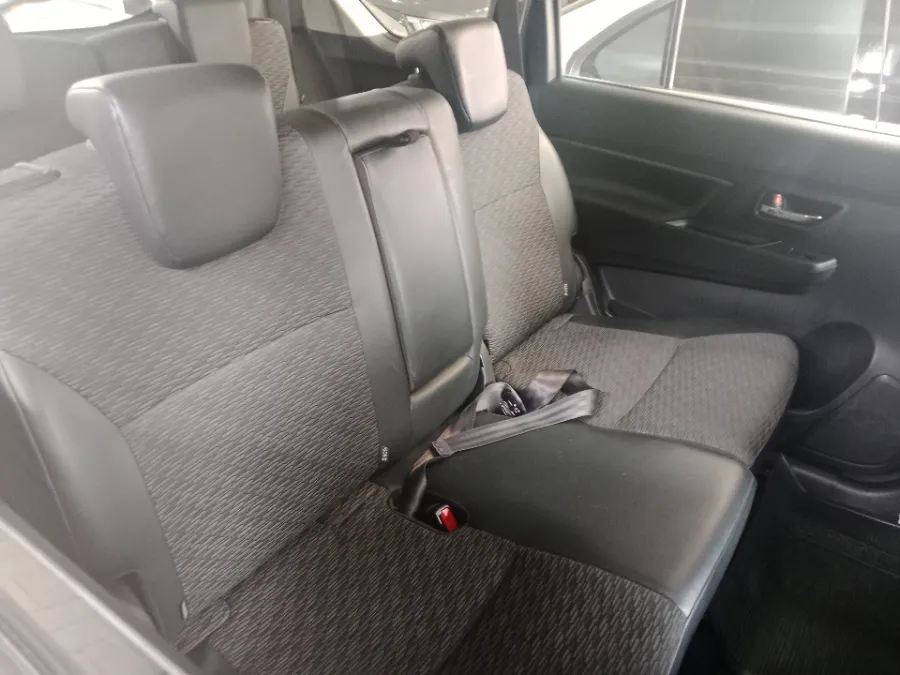 Foto Mobil Bekas Kabin Belakang Suzuki XL7 1.5 Beta tahun 2023