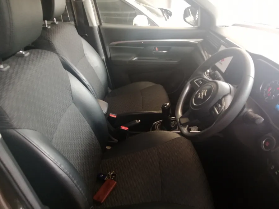 Foto Mobil Bekas Kabin Depan Suzuki XL7 1.5 Beta tahun 2023
