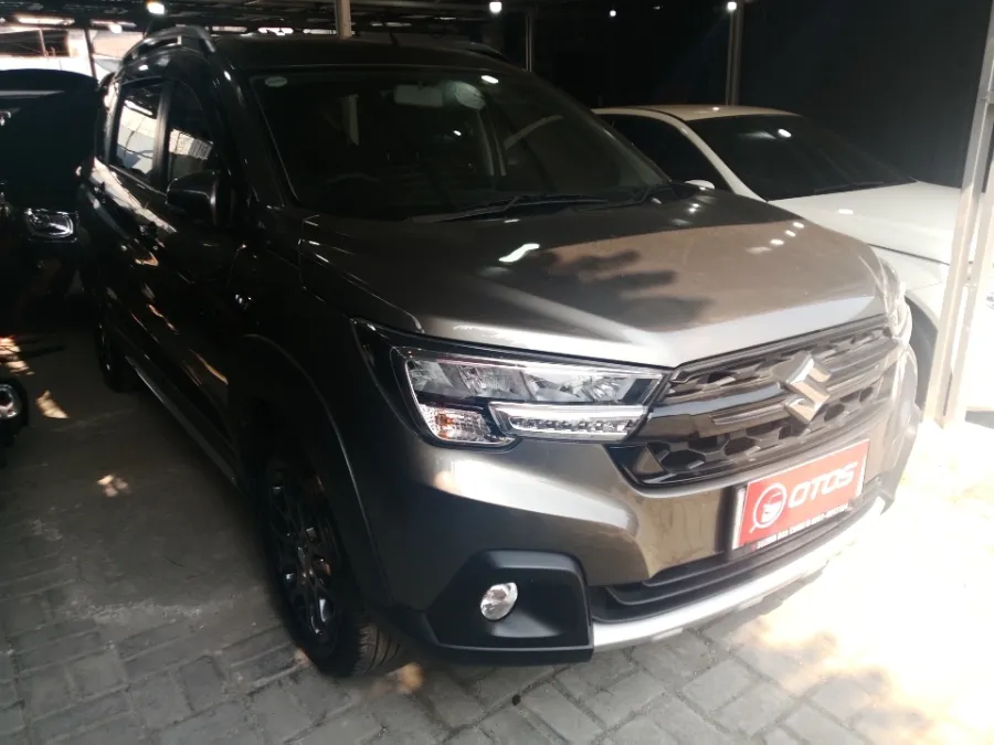 Foto Mobil Bekas Kanan Depan Suzuki XL7 1.5 Beta tahun 2023