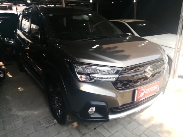 2023 Suzuki XL7 1.5 Beta - Foto 1 dari 6
